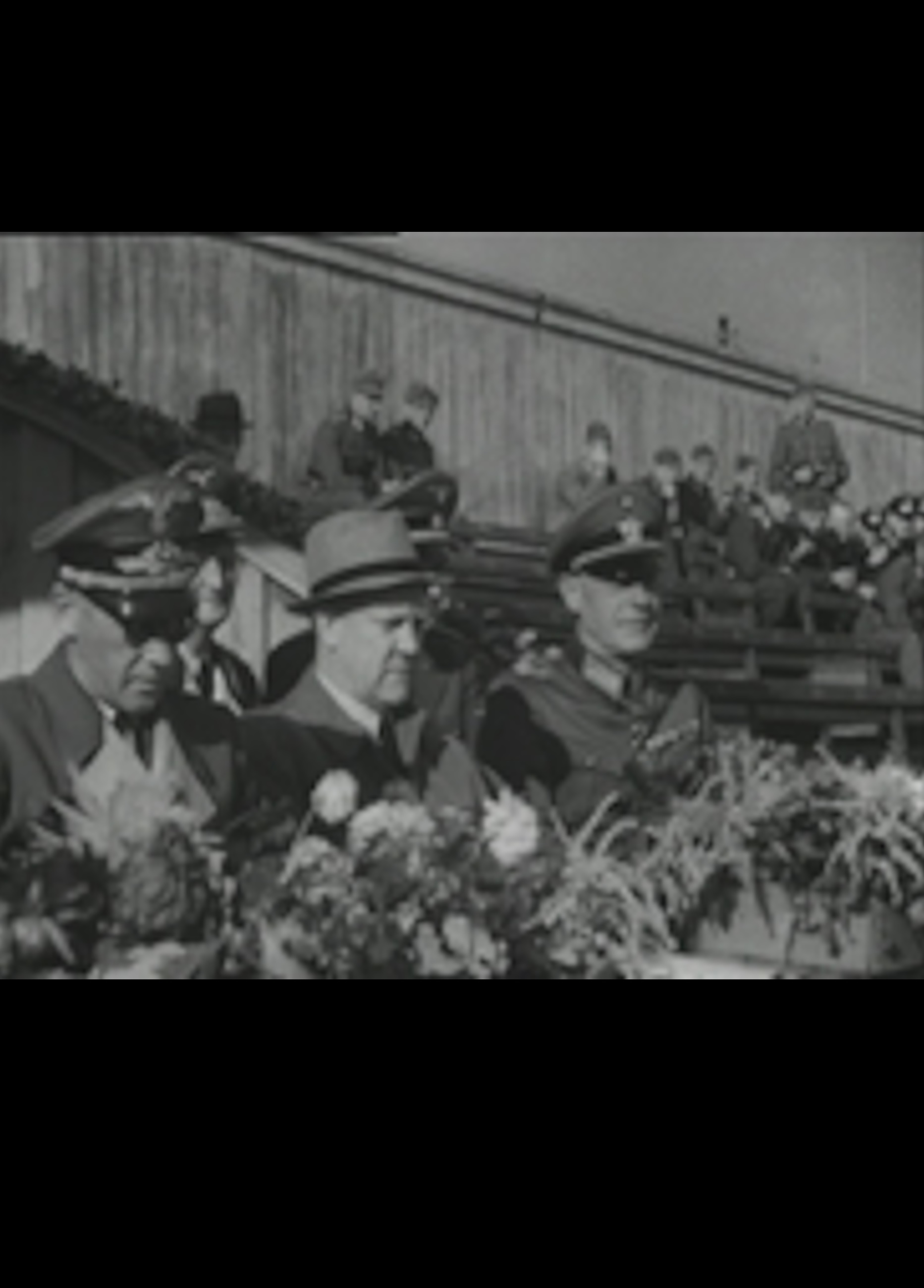 Beskrivende bilde relatert til innholdet i filmen "Norsk Films revy nr. 6, 1941"