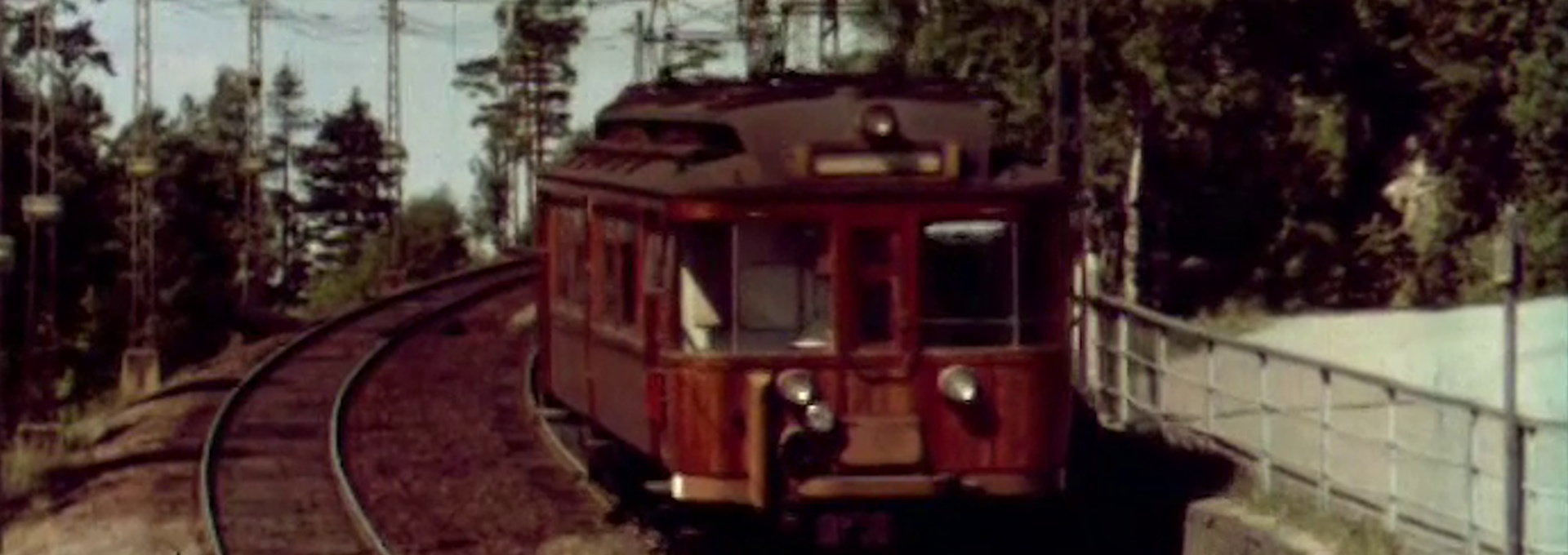 Beskrivende bilde relatert til innholdet i filmen "Holmenkollbanen : sommer"