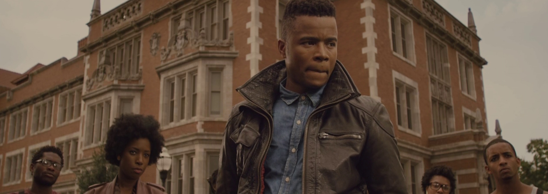 Beskrivende bilde relatert til innholdet i filmen "Dear White People"