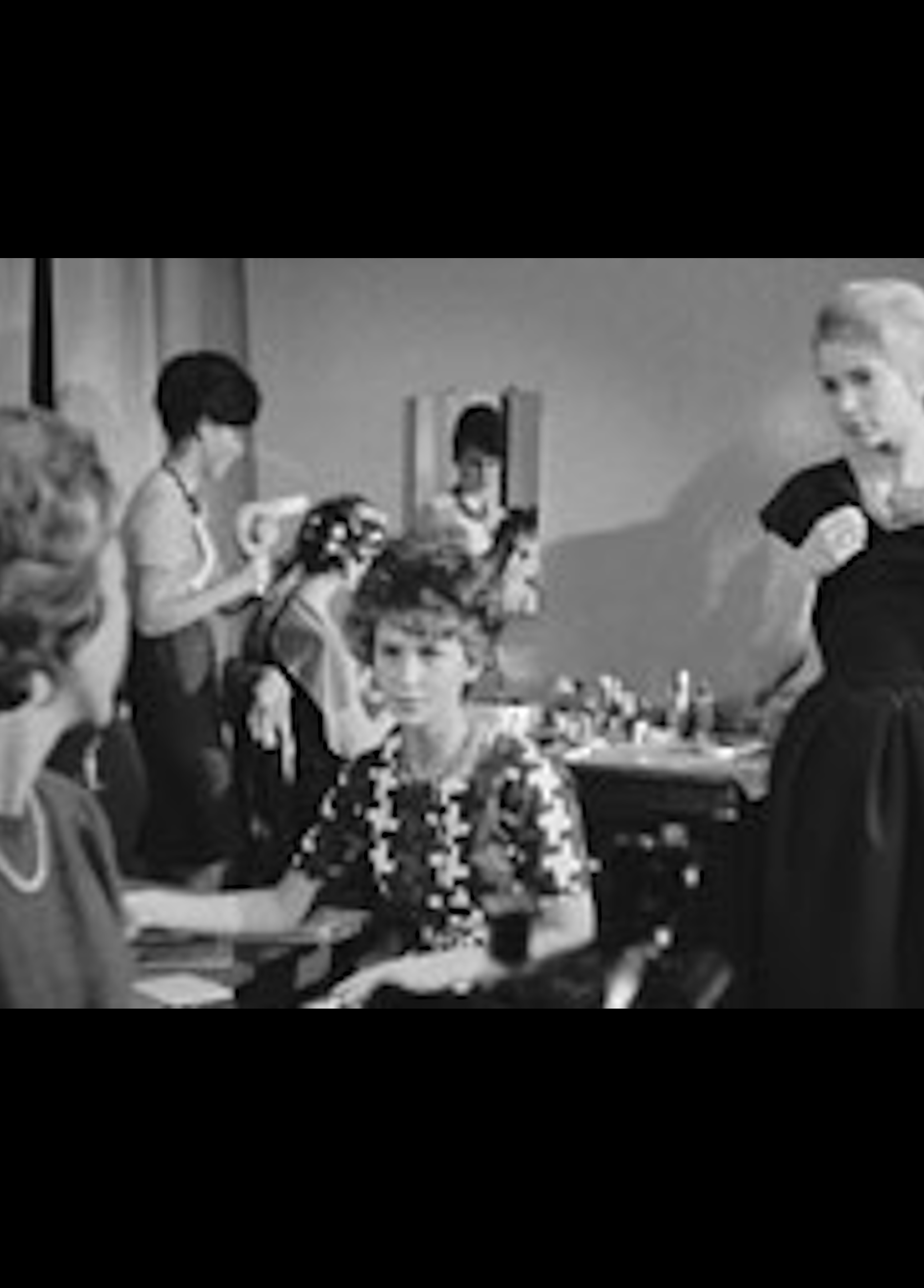 Beskrivende bilde relatert til innholdet i filmen "Ungdommens by - ?"