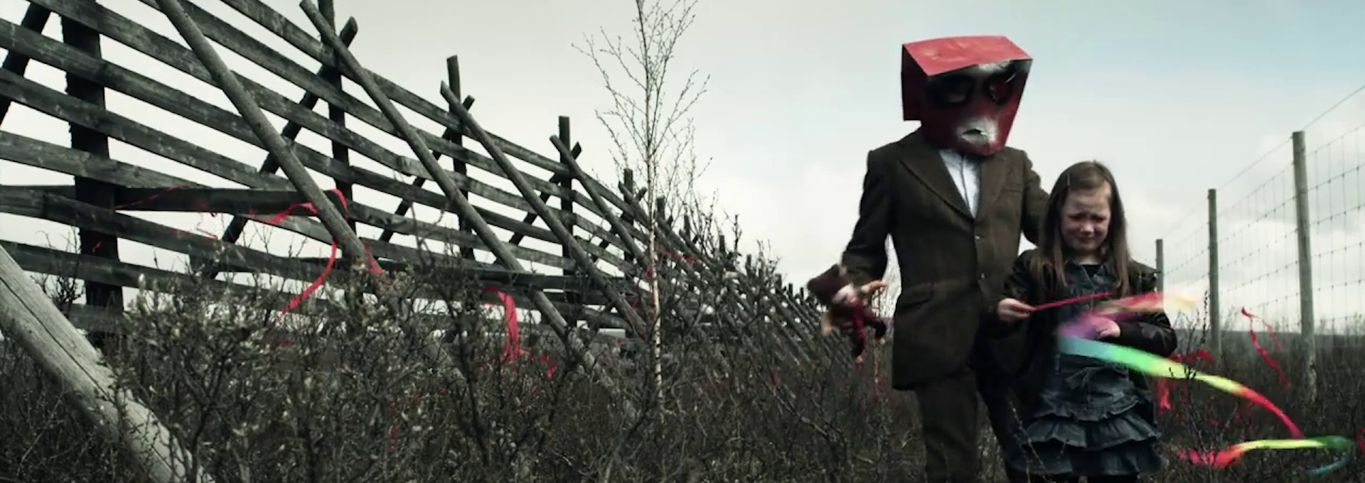 Beskrivende bilde relatert til innholdet i filmen "Ealli guoddá joavkkus| Et dyr forlater sin flokk"