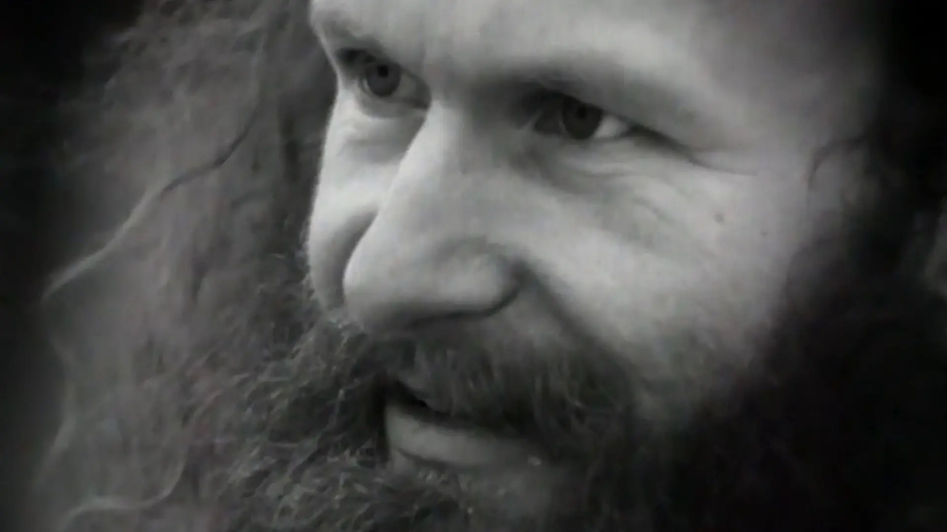 Beskrivende bilde relatert til innholdet i filmen "Mine søsken, goddag : en film om Arne Bendik Sjurs grafikk"