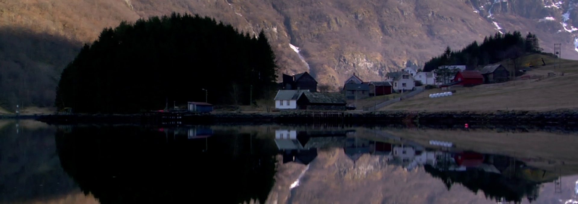 Beskrivende bilde relatert til innholdet i filmen "Fjord"