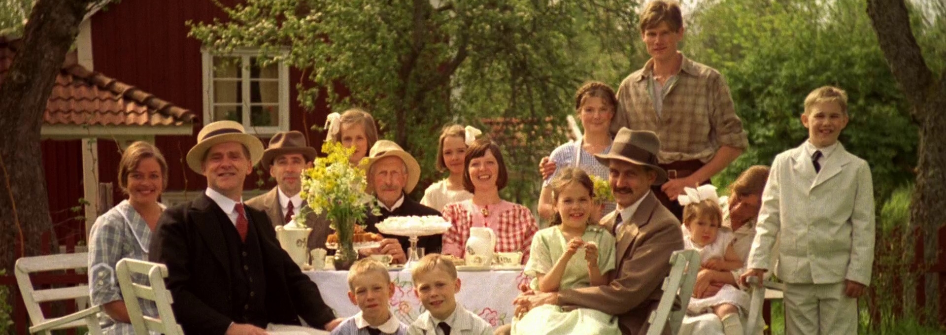 Beskrivende bilde relatert til innholdet i filmen "Alle vi barna i Bakkebygrenda"
