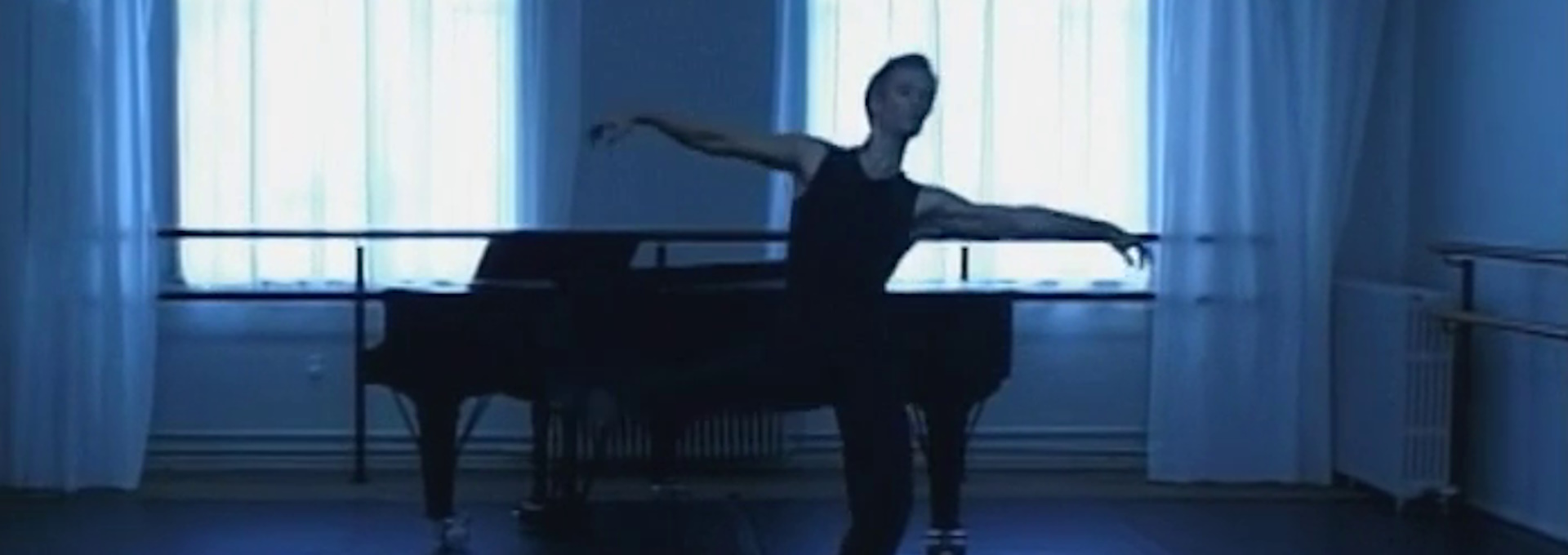 Beskrivende bilde relatert til innholdet i filmen "Moving North - 10 Short Dance Films: Urge"