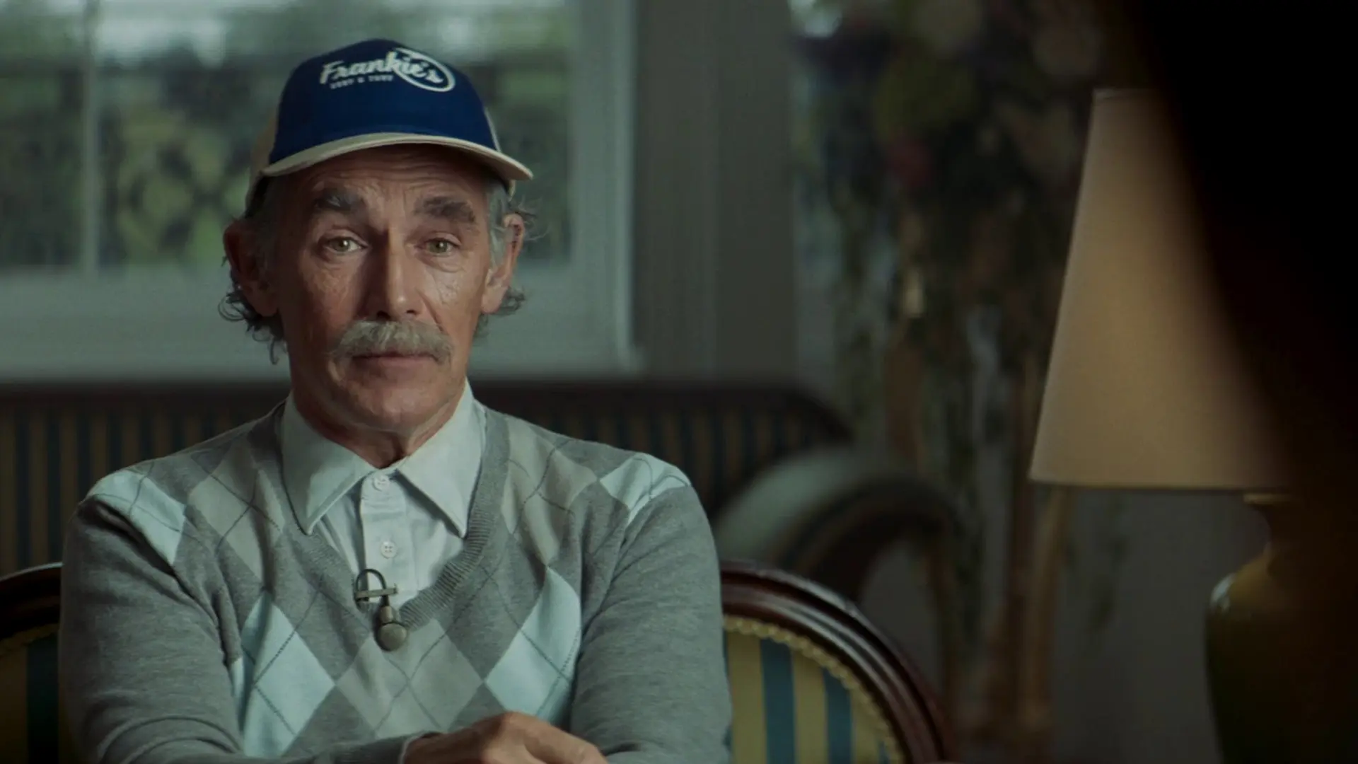 Beskrivende bilde relatert til innholdet i filmen "Out Of Bounds"
