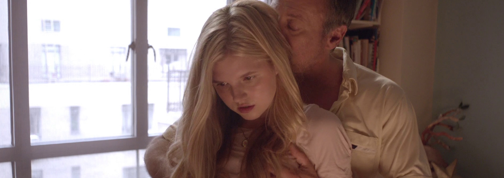 Beskrivende bilde relatert til innholdet i filmen "The Girl in the Book"
