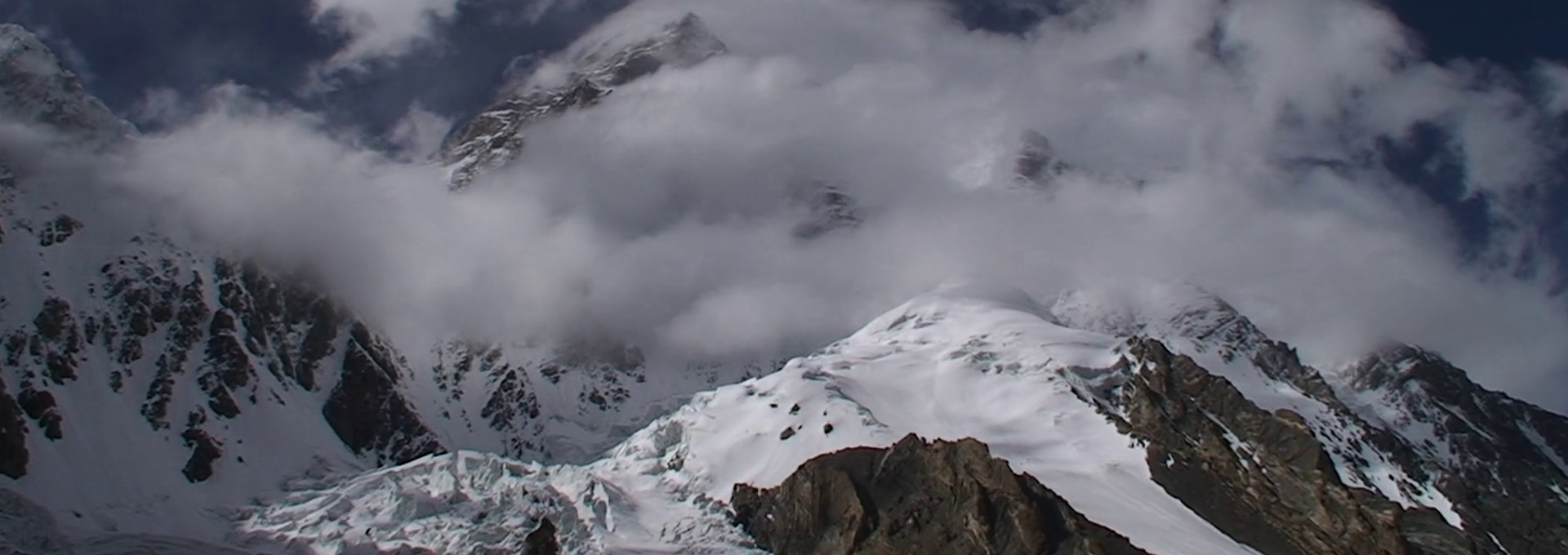 Beskrivende bilde relatert til innholdet i filmen "The Summit"