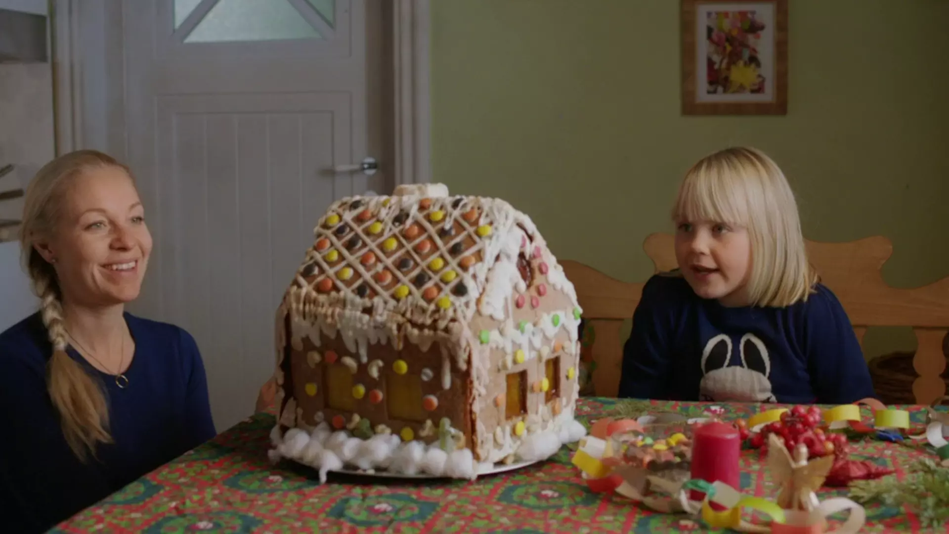 Beskrivende bilde relatert til innholdet i filmen "Karsten og Petras vidunderlige jul"