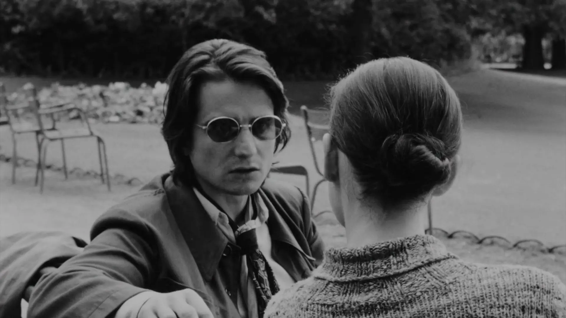 Beskrivende bilde relatert til innholdet i filmen "The Mother and the Whore"