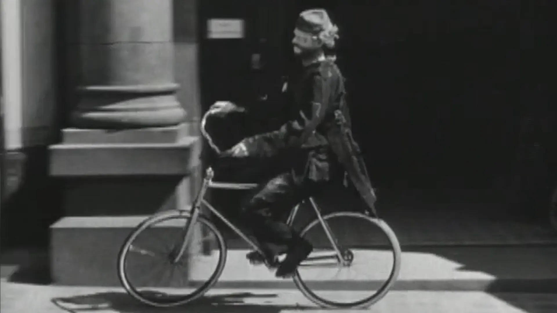 Beskrivende bilde relatert til innholdet i filmen "Norsk films revy nr. 32, 1942"