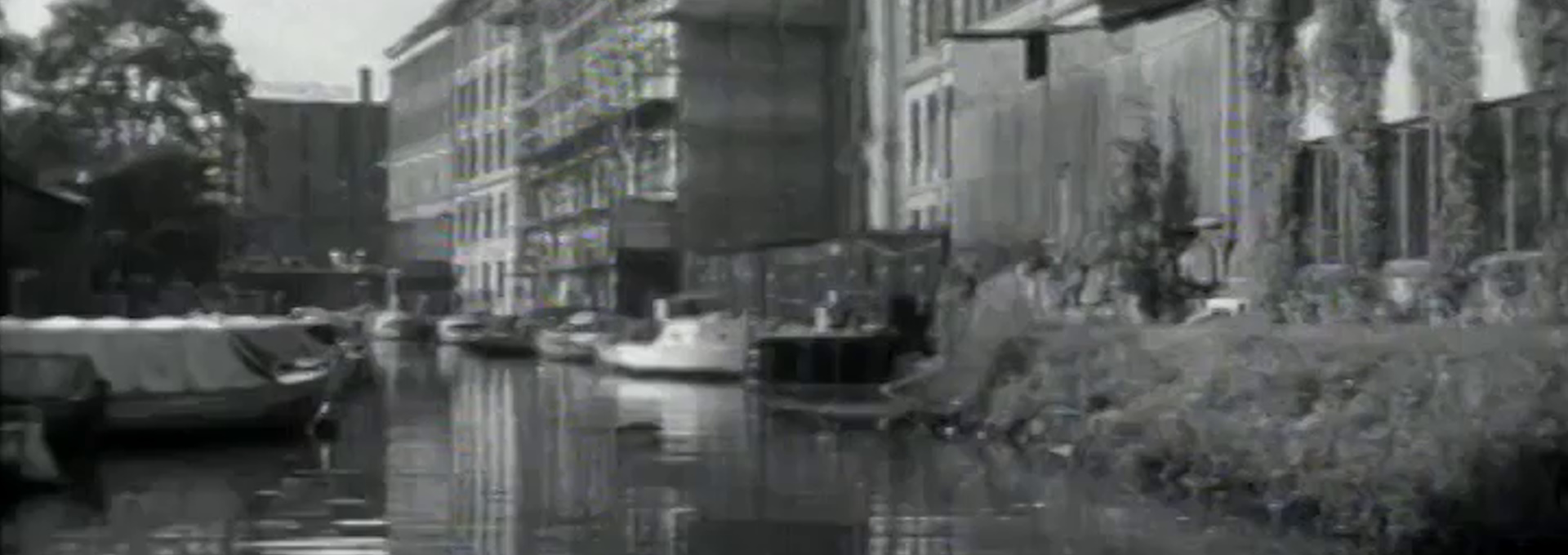 Beskrivende bilde relatert til innholdet i filmen "Akerselva : med filmkamera fra Puttmyrene til Nyland"