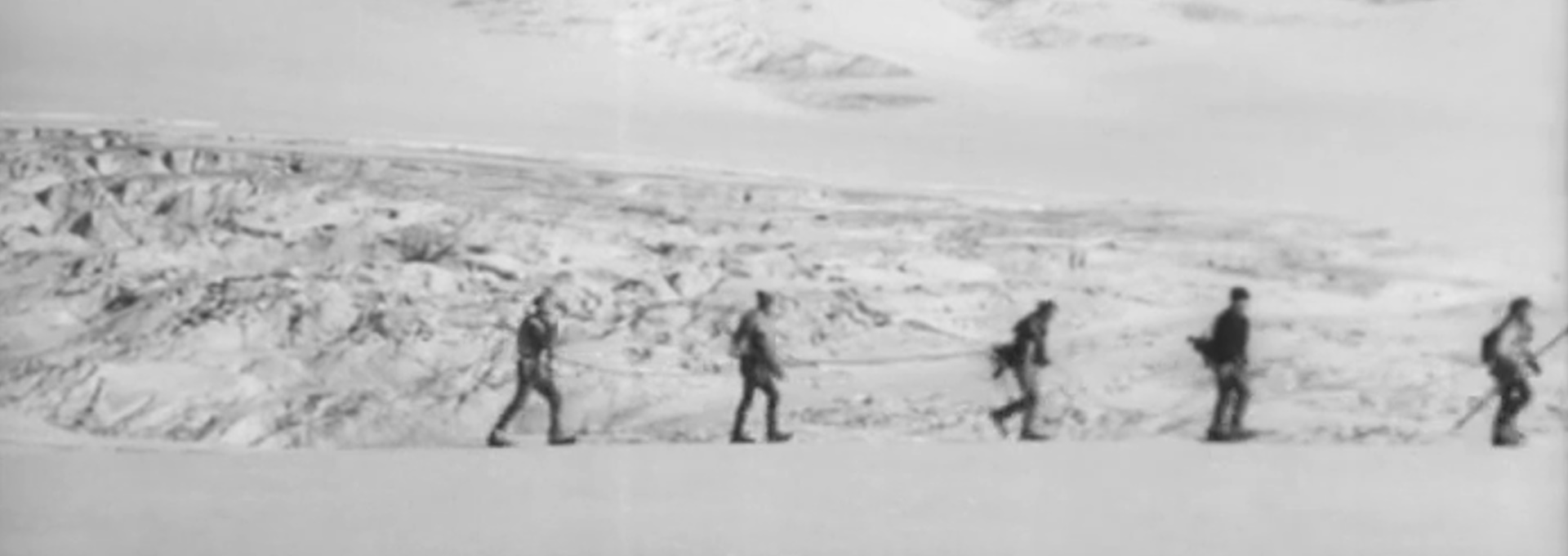 Beskrivende bilde relatert til innholdet i filmen "Vokse opp - Sagnet om Rypa i Justedalen"