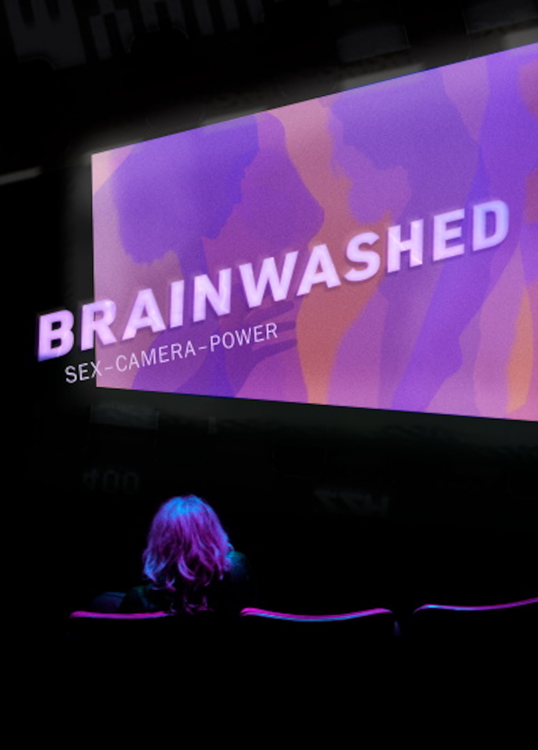 Beskrivende bilde relatert til innholdet i filmen "Brainwashed: Sex-Camera-Power"