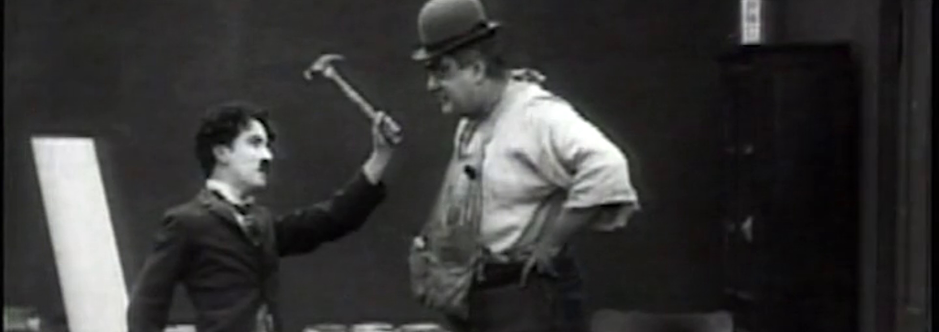 Beskrivende bilde relatert til innholdet i filmen "Chaplin - Bak kulissene"