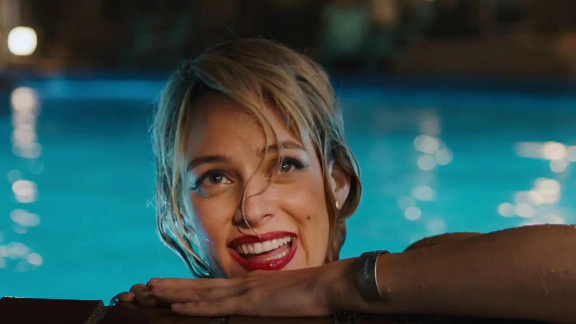 Beskrivende bilde relatert til innholdet i filmen "Under the Silver Lake"