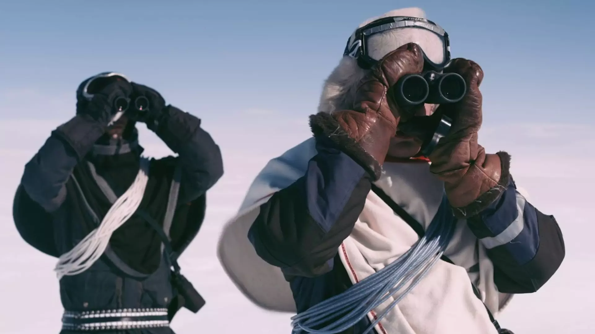 Beskrivende bilde relatert til innholdet i filmen "Sámi Bojá | Same gutt"