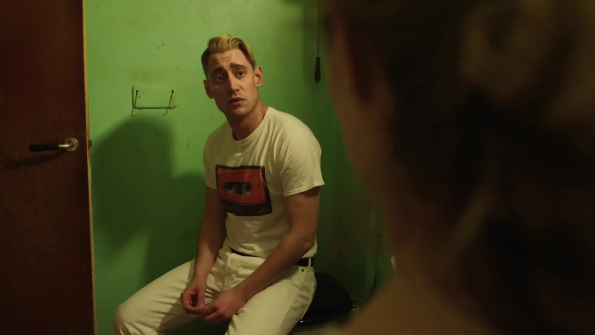 Beskrivende bilde relatert til innholdet i filmen "This is England '90 - Episode 4"