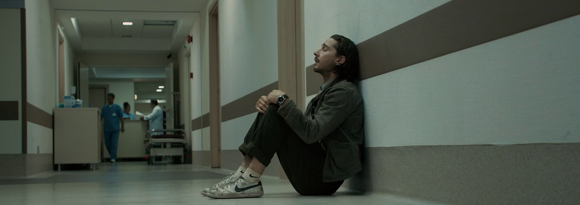 Beskrivende bilde relatert til innholdet i filmen "The Necessary Death of Charlie Countryman"