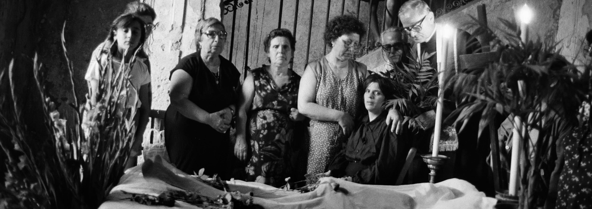 Beskrivende bilde relatert til innholdet i filmen "Shooting the Mafia"