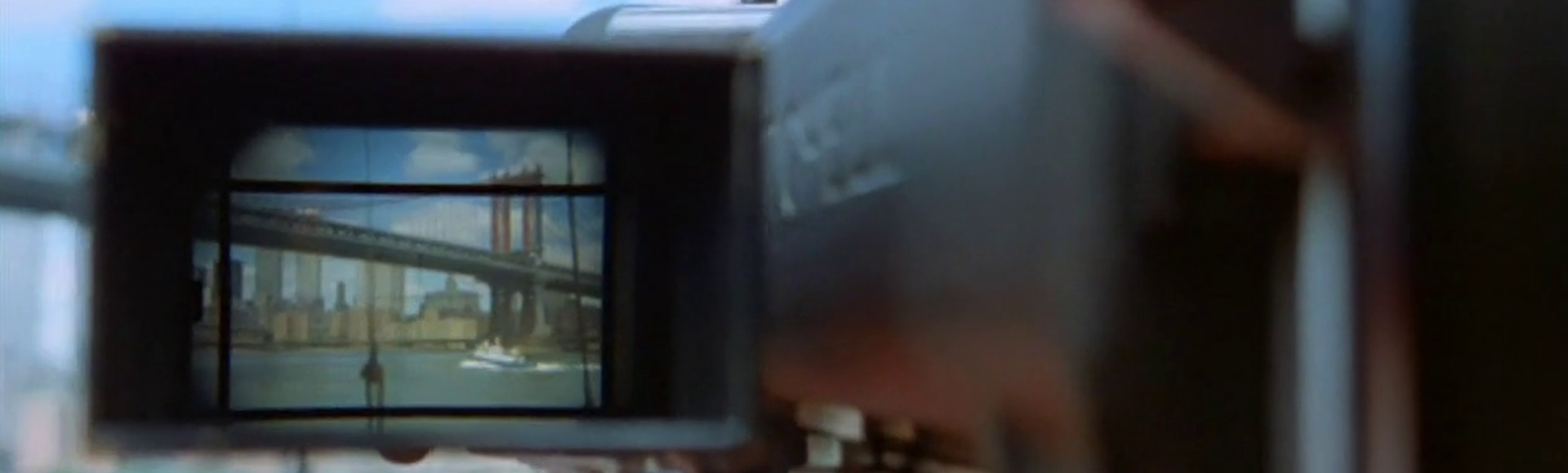 Beskrivende bilde relatert til innholdet i filmen "Nick's film - Lightning over water"