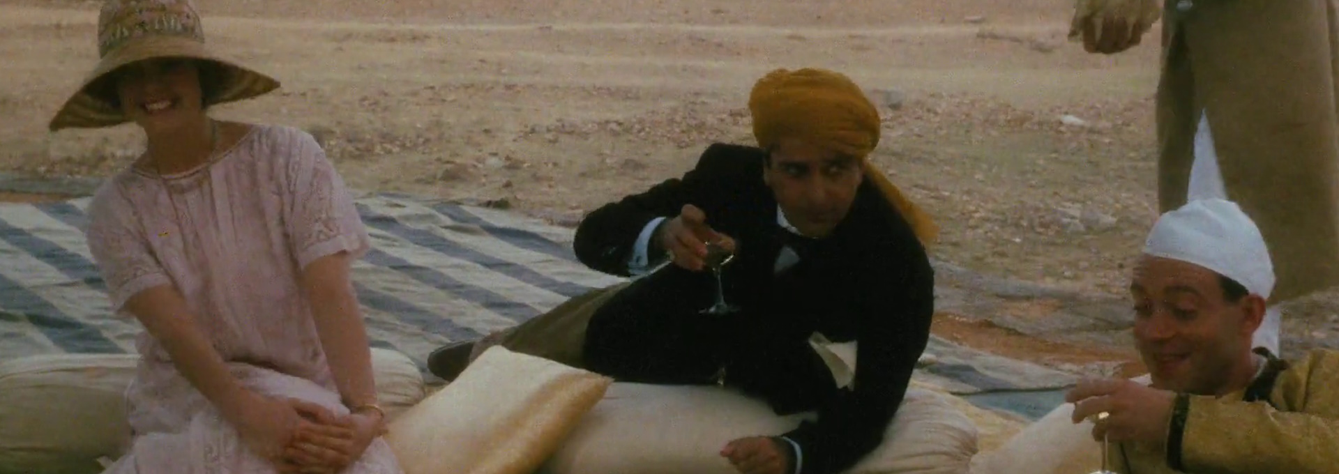 Beskrivende bilde relatert til innholdet i filmen "Heat and Dust"