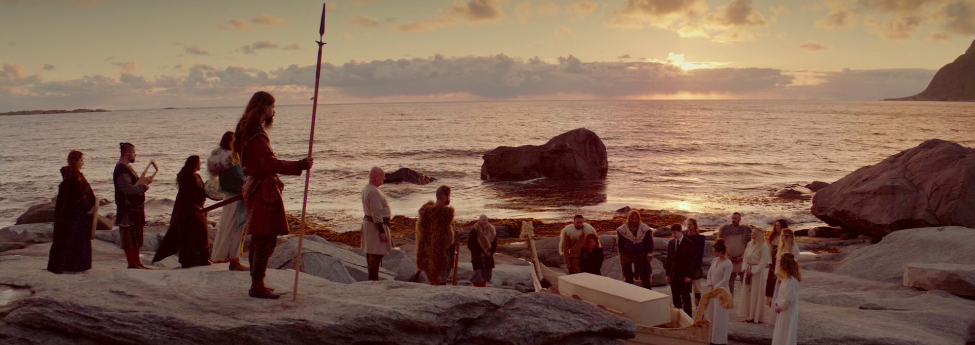 Beskrivende bilde relatert til innholdet i filmen "The Sunlit Night"