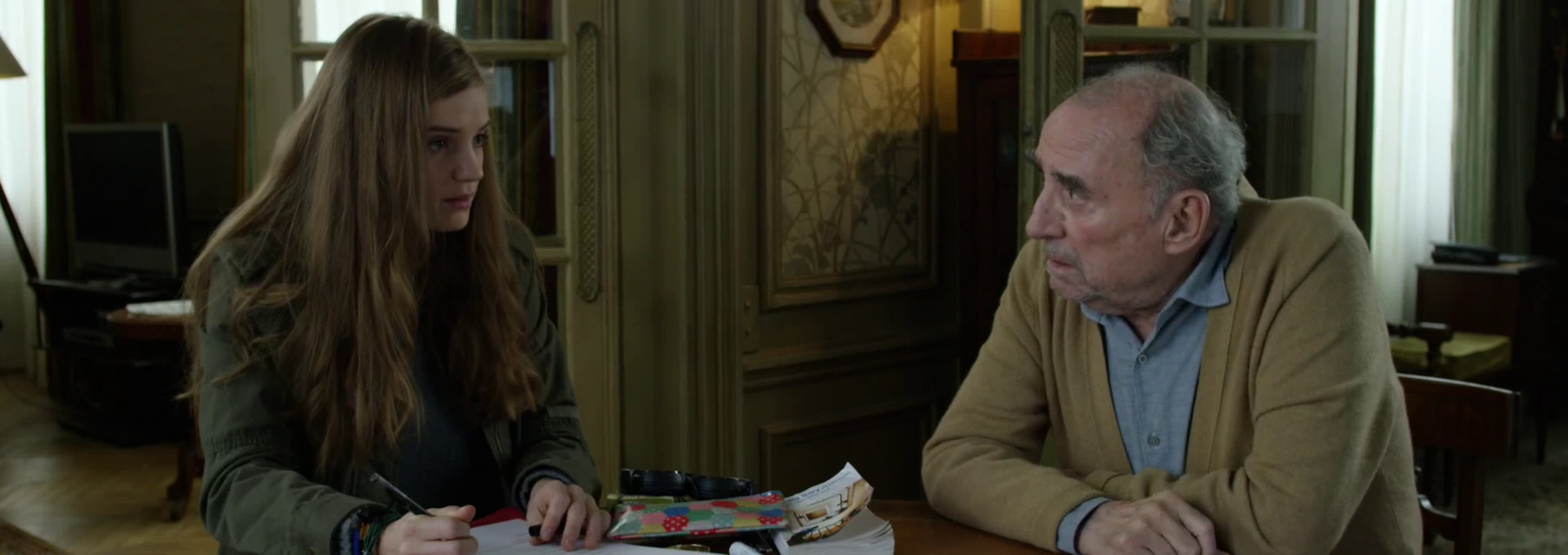 Beskrivende bilde relatert til innholdet i filmen "The Student and Mr. Henri"