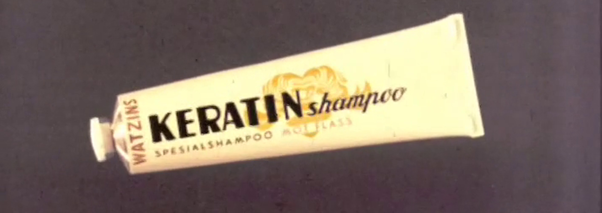 Beskrivende bilde relatert til innholdet i filmen "Keratin shampoo og hårvann"