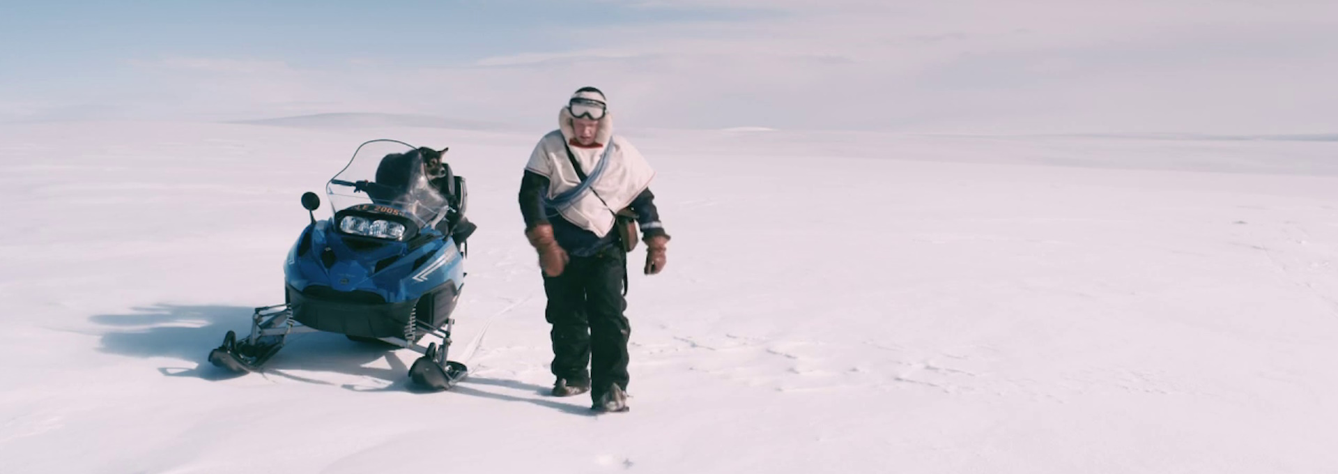 Beskrivende bilde relatert til innholdet i filmen "Sámi Bojá | Same gutt"