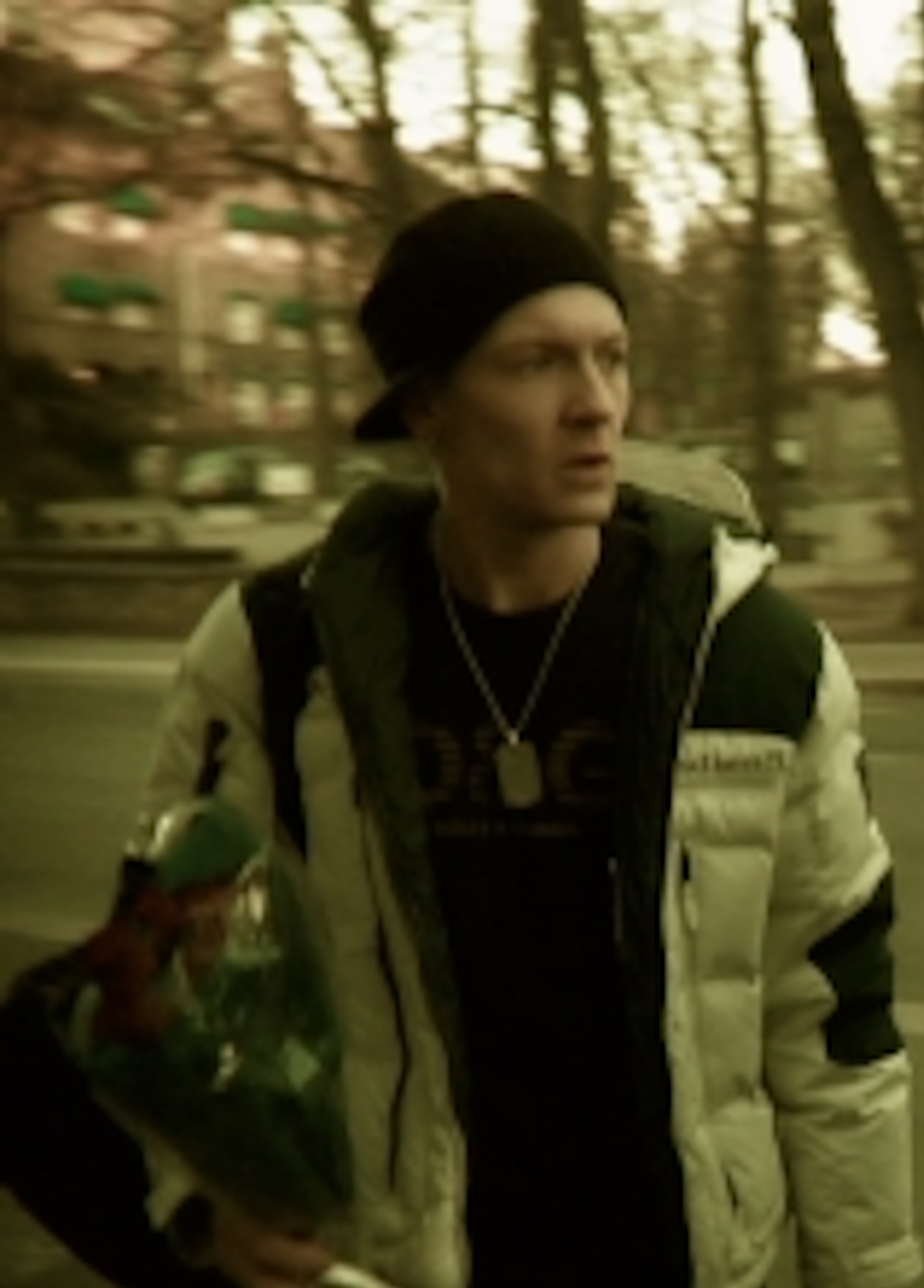 Beskrivende bilde relatert til innholdet i filmen "Rundt og rundt"
