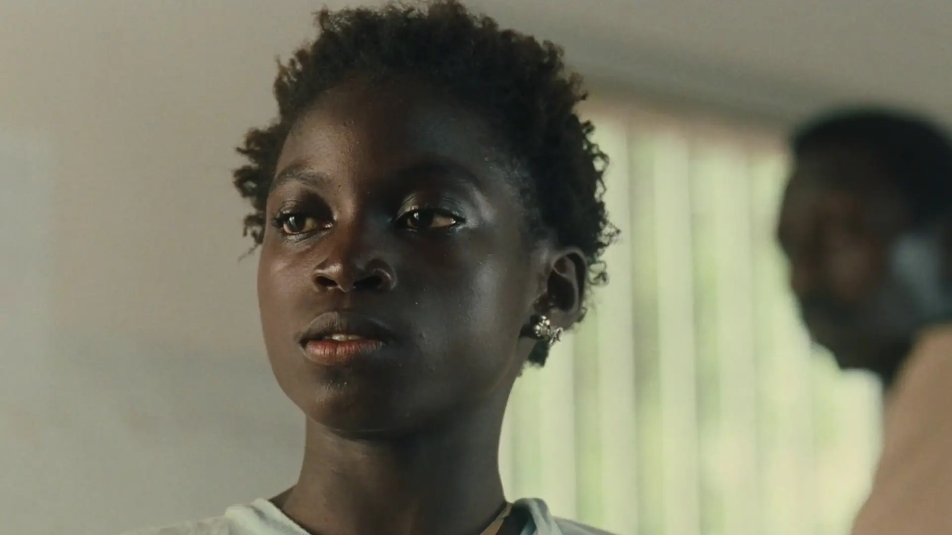 Beskrivende bilde relatert til innholdet i filmen "The Little Girl Who Sold the Sun"
