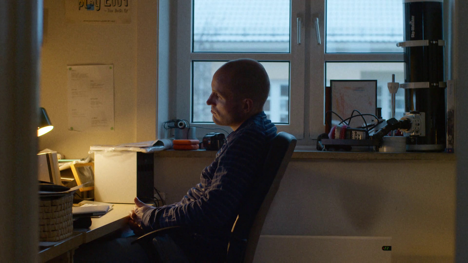 Beskrivende bilde relatert til innholdet i filmen "Fra balkongen"