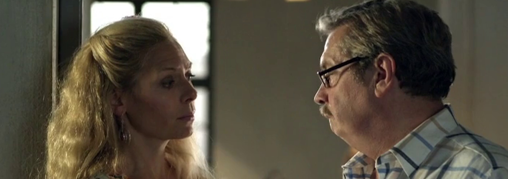 Beskrivende bilde relatert til innholdet i filmen "Maria Wern - Stum sitter guden"