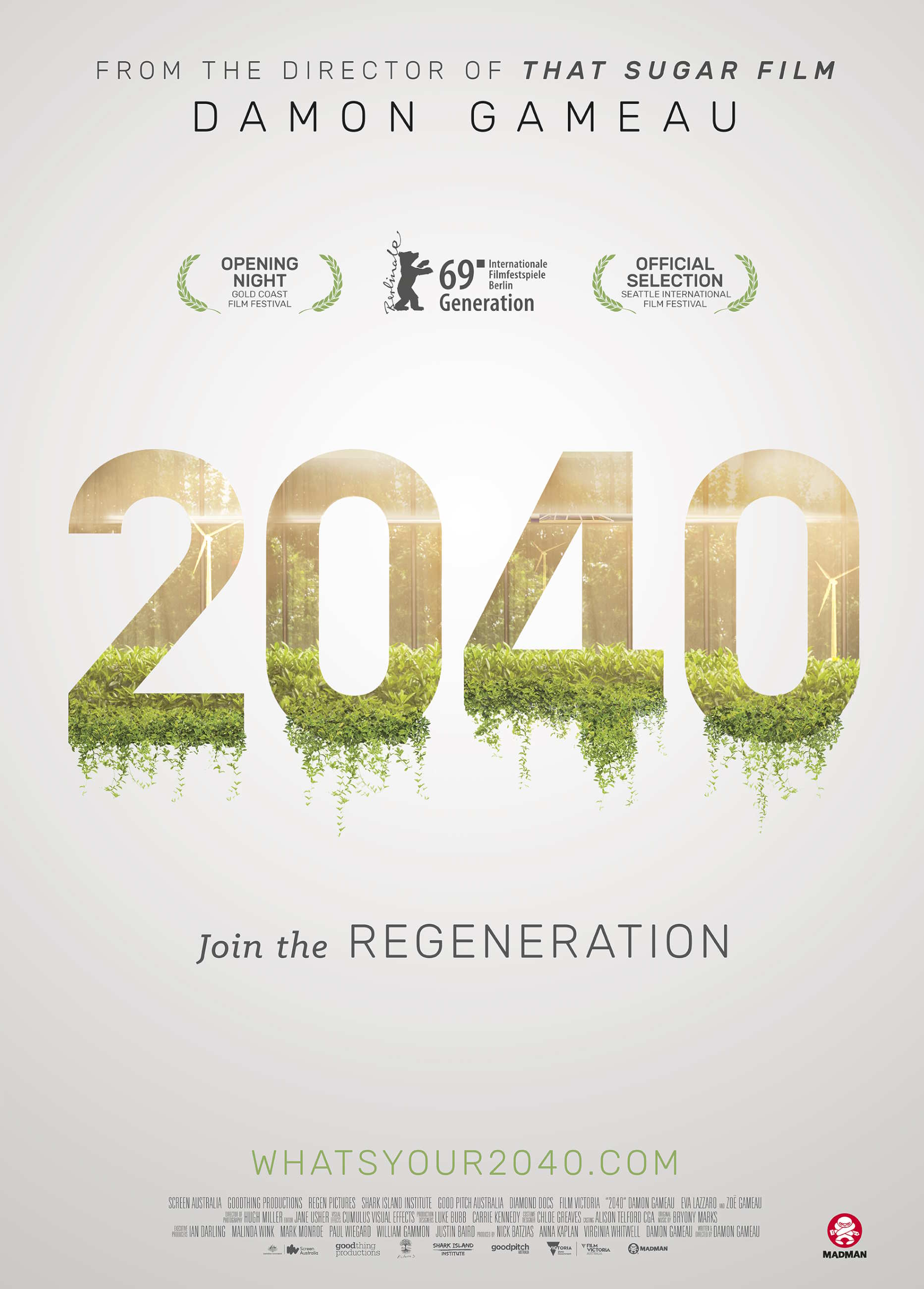 Filmplakat til dokumentaren "2040". Tittelen står skrevet med store bokstaver. Det vokser grønne planter ut av teksten.