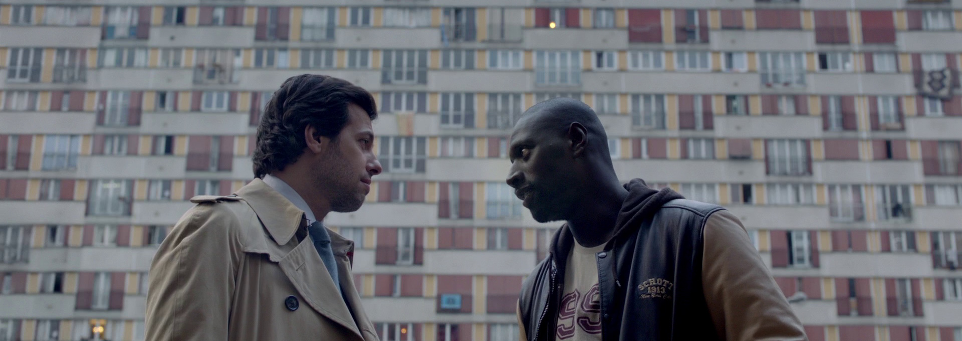Beskrivende bilde relatert til innholdet i filmen "On the Other Side of the Tracks"