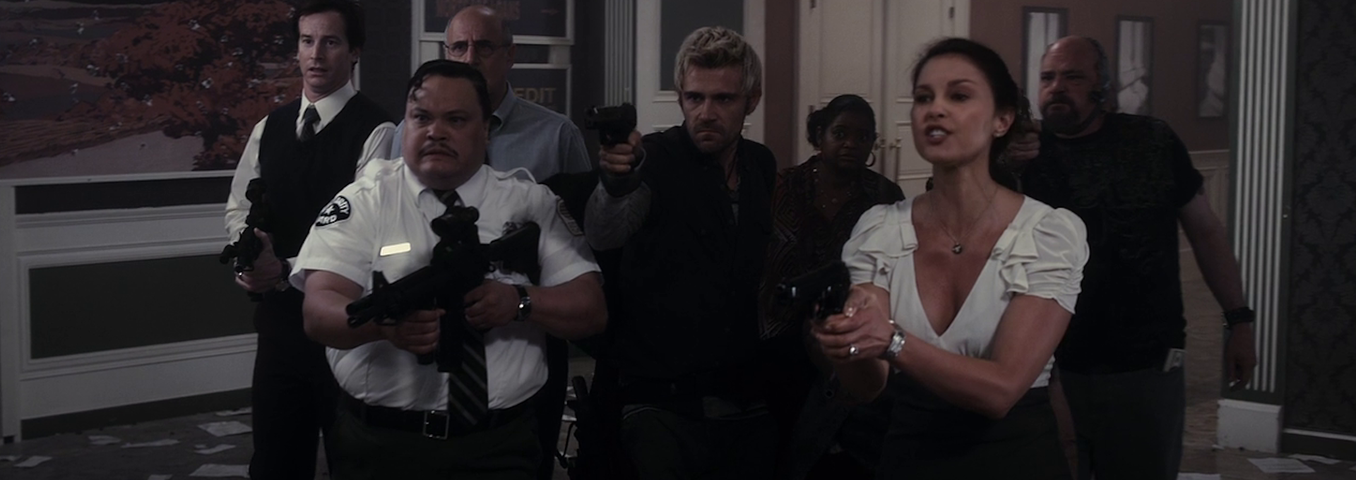 Beskrivende bilde relatert til innholdet i filmen "Flypaper"