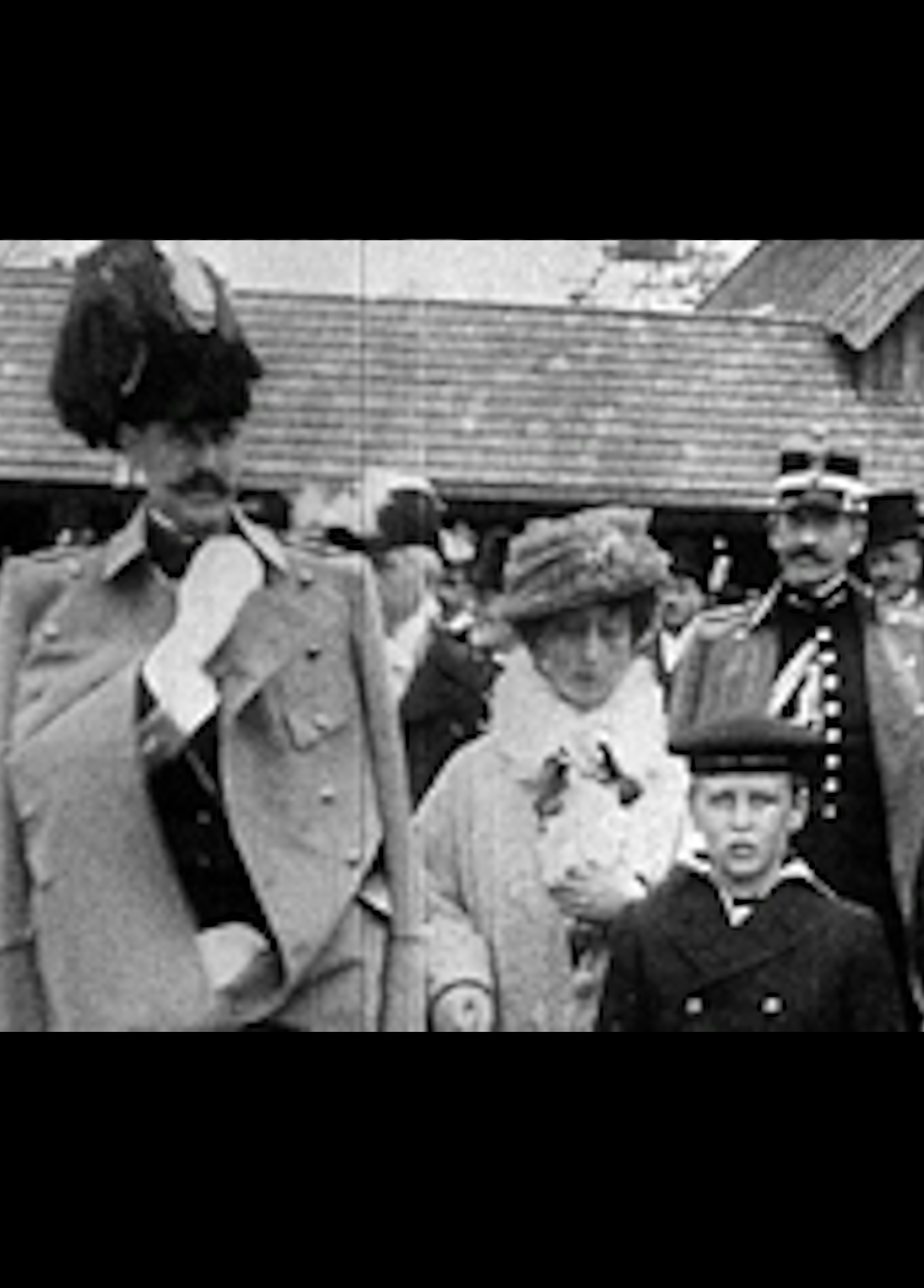 Beskrivende bilde relatert til innholdet i filmen "Kong Haakon VII's regjeringsjubileum 1945 : en filmkavalkade gjennom 40 år"