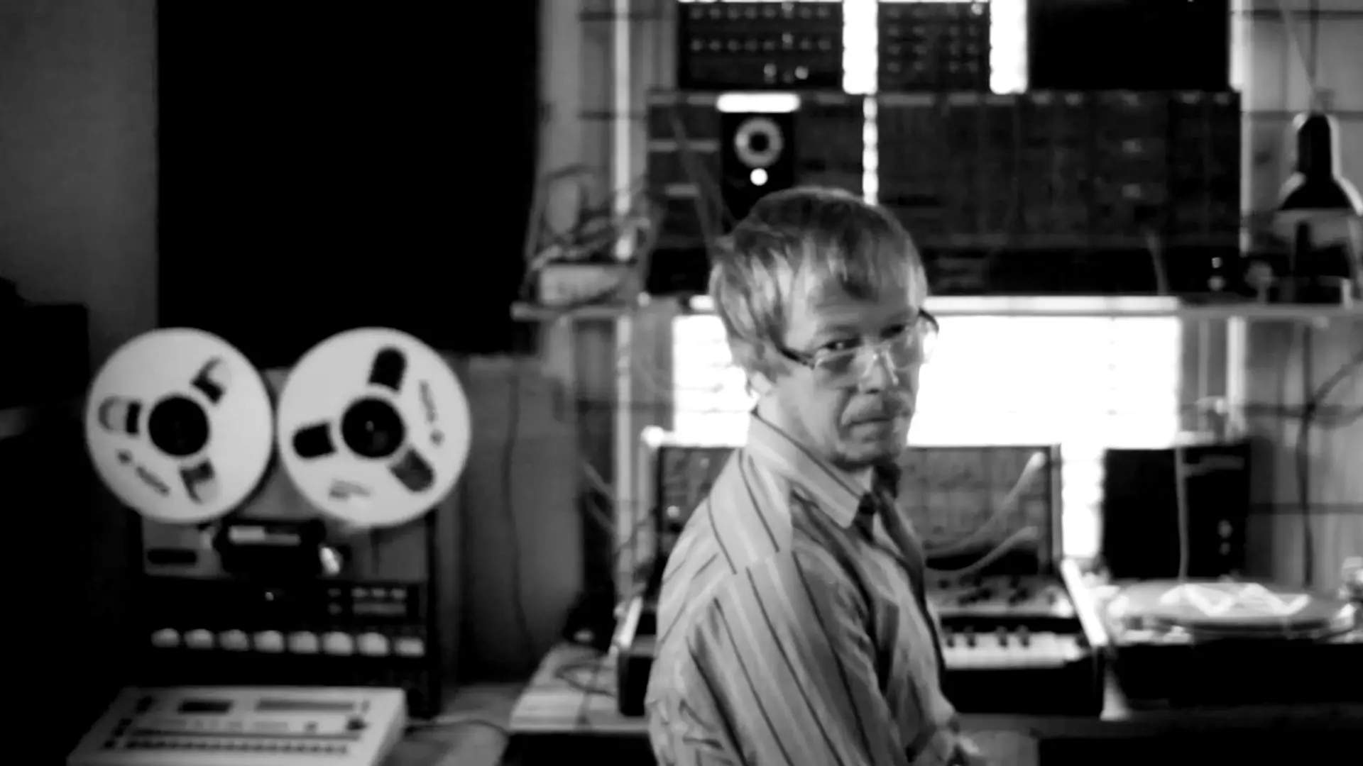 Beskrivende bilde relatert til innholdet i filmen "The Ghost Radio Hunter"