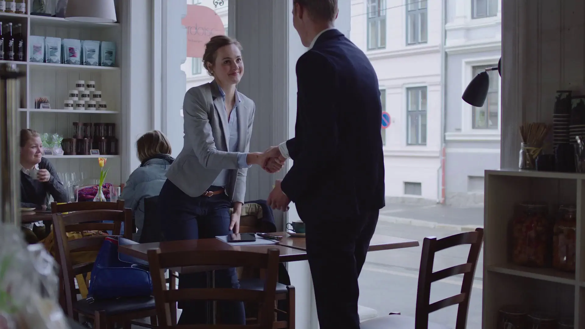 Beskrivende bilde relatert til innholdet i filmen "Små, søte kaker"