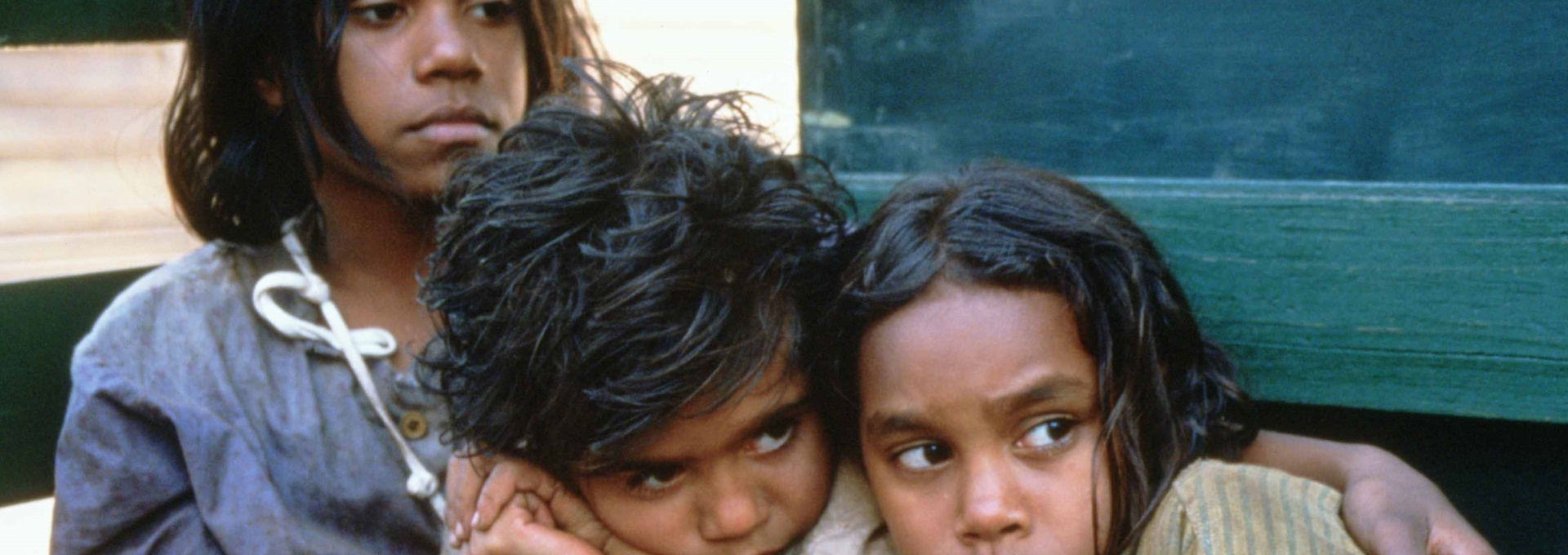 Beskrivende bilde relatert til innholdet i filmen "Rabbit-Proof Fence"