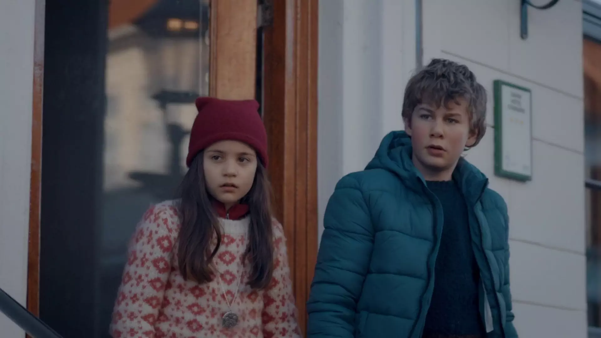Beskrivende bilde relatert til innholdet i filmen "Familien Jul og nissehotellet"