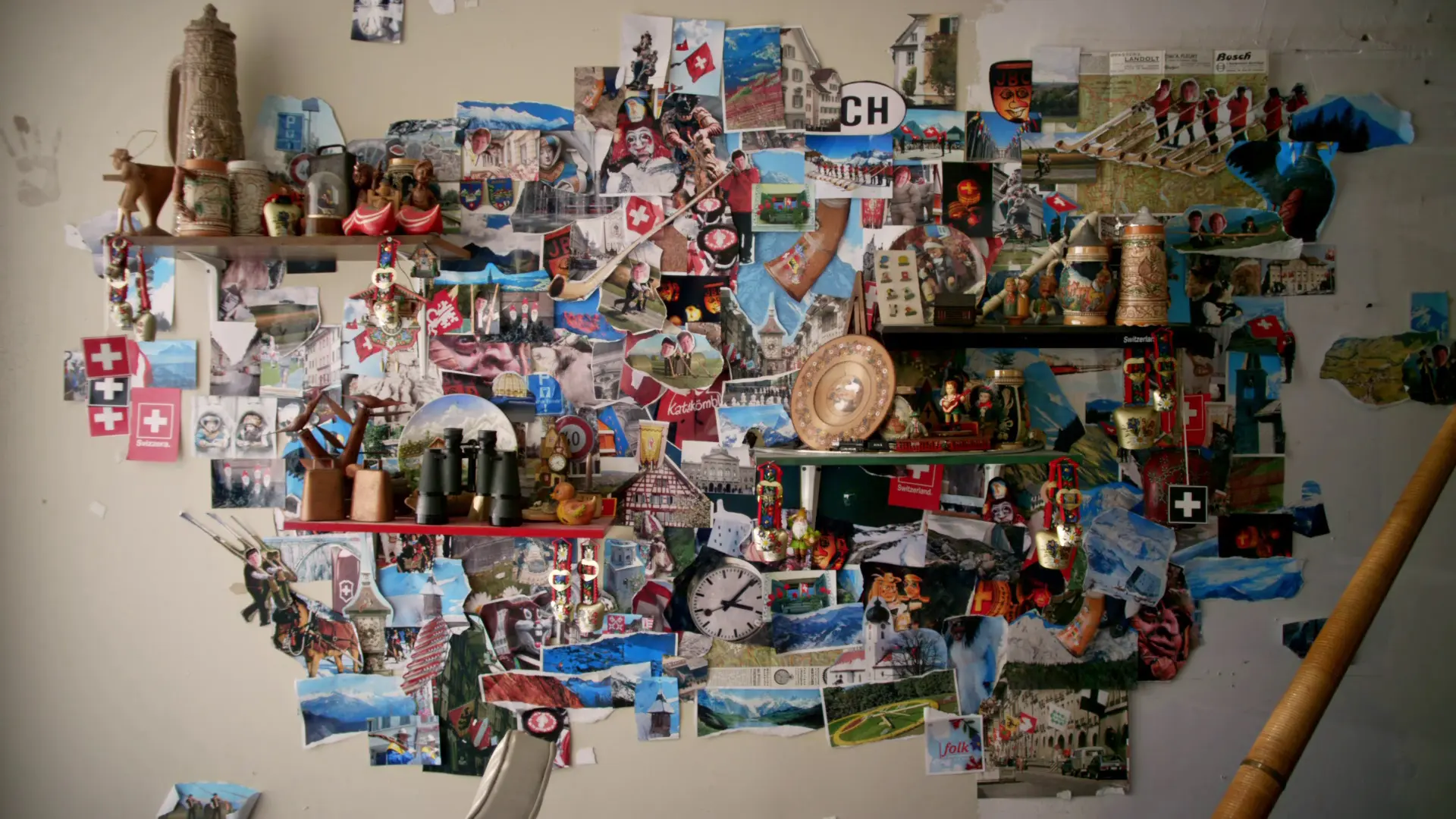 Beskrivende bilde relatert til innholdet i filmen "Small Apartments"