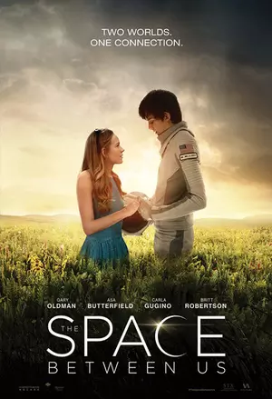 The Space Between Us filmplakat