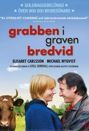 Grabben i graven bredvid filmplakat