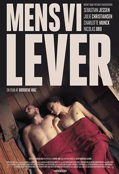 Mens vi lever Poster