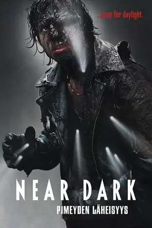 Pimeyden läheisyys filmplakat